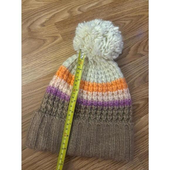 Universal Thread Beanie Hat - Picture 4 of 6